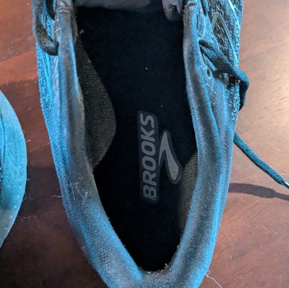 Brooks Black Running Shoes - Picture 10 of 10